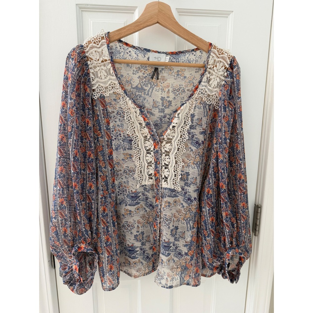 HD in Paris Anthropologie Lace Trim Floral Blouse Blue 6 Boho Relaxed Fit